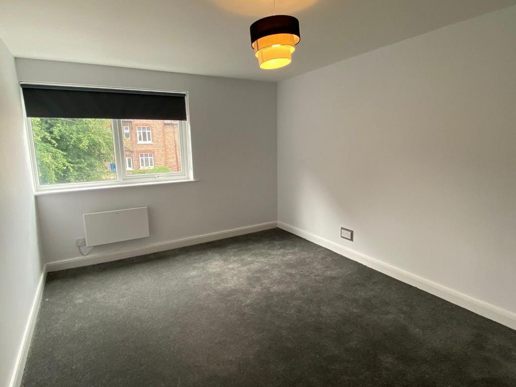 Bedroom 1 2.jpg