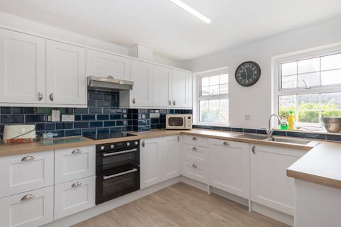 4 bedroom detached house to rent, Rue Des Huriaux, St Saviour's
