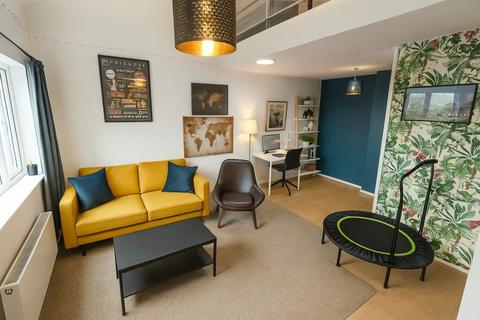 1 bedroom maisonette to rent, Colburn Crescent, Guildford GU4