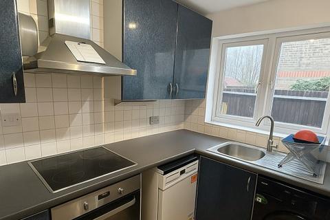 1 bedroom maisonette to rent, Colburn Crescent, Guildford GU4