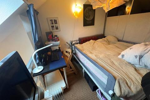 1 bedroom maisonette to rent, Colburn Crescent, Guildford GU4