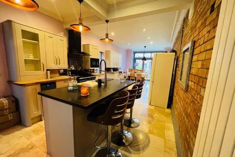 3 bedroom terraced house for sale, Birchfield Road, Abington, Northampton NN1