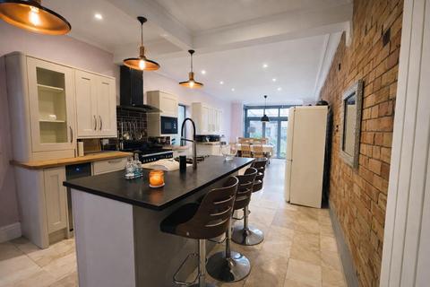 3 bedroom terraced house for sale, Birchfield Road, Abington, Northampton NN1