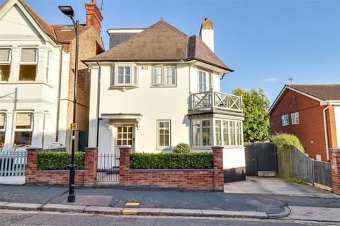undefined, Leigh Cliff Road, Leigh-On-Sea SS9