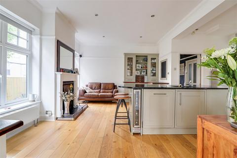 4 bedroom detached house for sale, Leigh Cliff Road, Leigh-On-Sea SS9