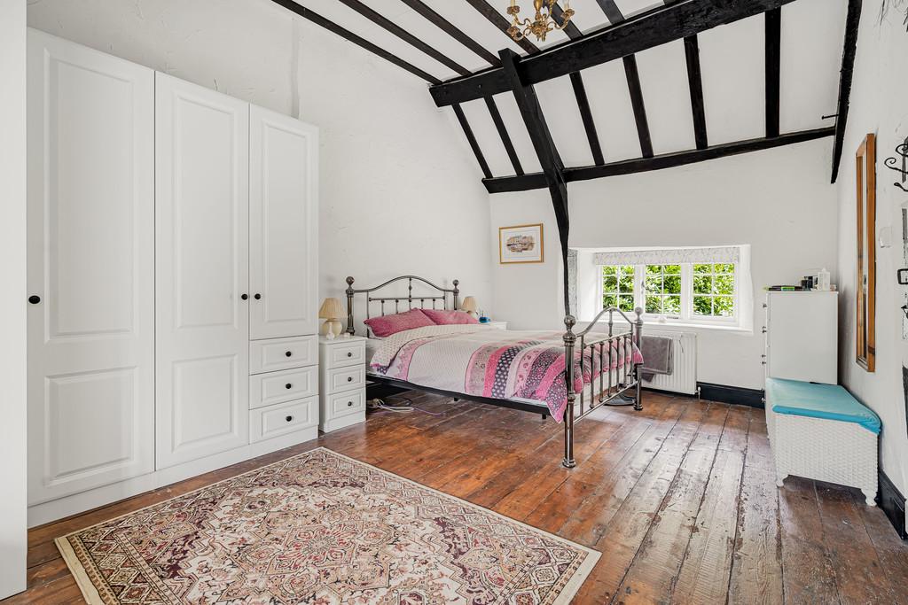 Bedroom 1 (2)