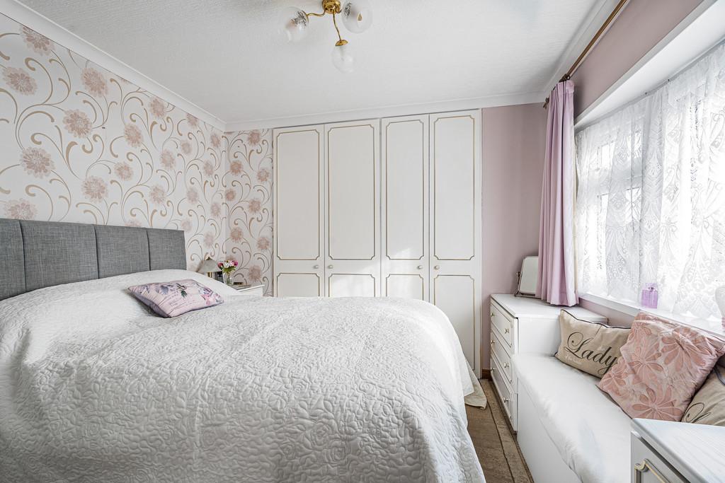 Main bedroom (2)