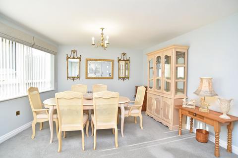 3 bedroom flat for sale, Spring Grove, Harrogate, HG1