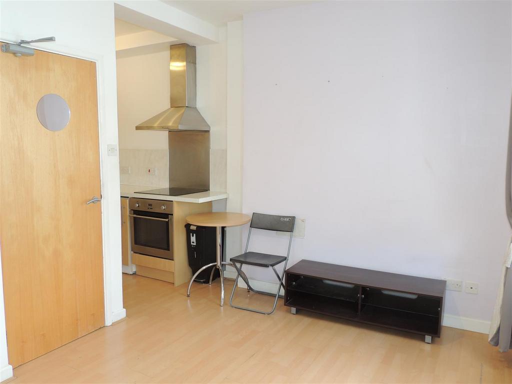 Lounge / Bedroom