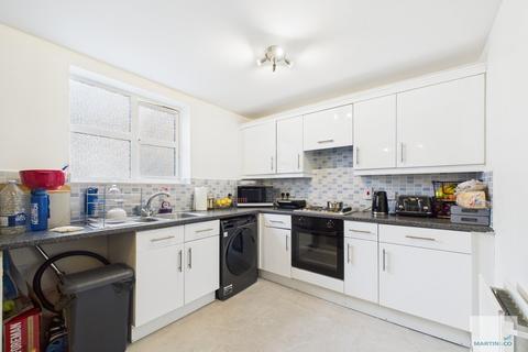 2 bedroom ground floor flat for sale, Pavior Road, Bestwood