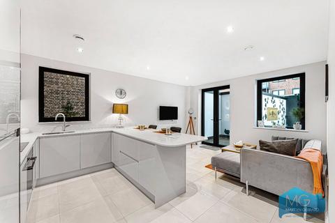 2 bedroom apartment for sale, Brownlow Road, London, N11