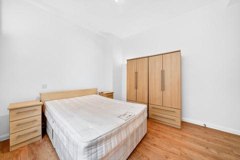 1 bedroom flat to rent, Lighthouse Apartments, Commercial Road, London