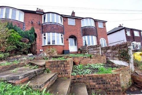 3 bedroom terraced house to rent, Outwood Road, Radcliffe , Manchester