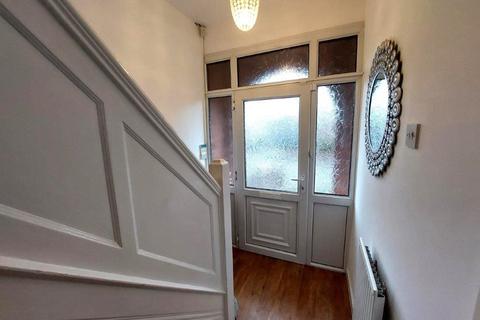 3 bedroom terraced house to rent, Outwood Road, Radcliffe , Manchester
