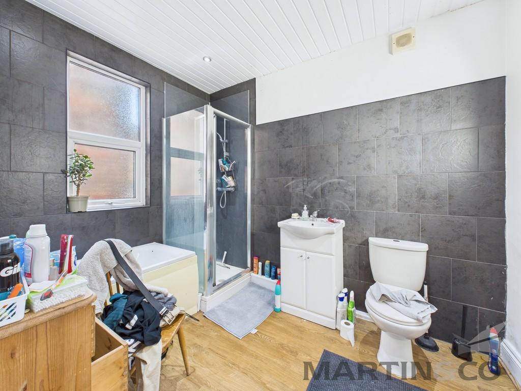 Flat 3 - Bathroom