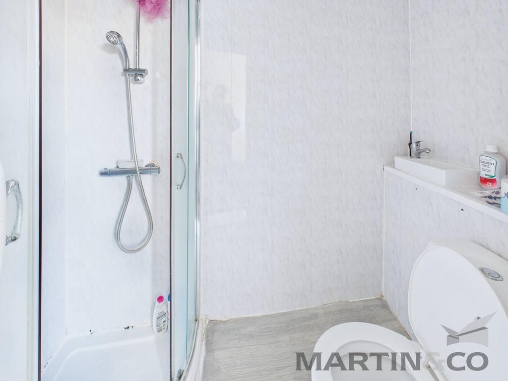 Flat 1 - Bathroom