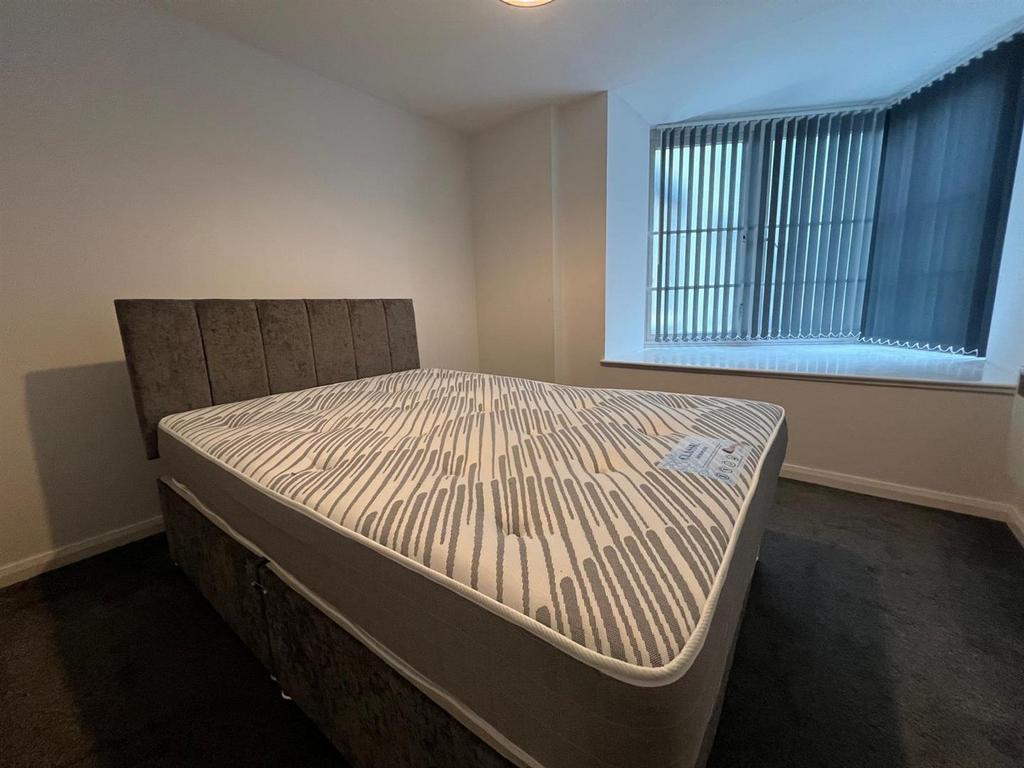 Bedroom...jpg