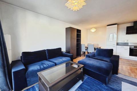 2 bedroom flat to rent, Elmwood Lane, Leeds