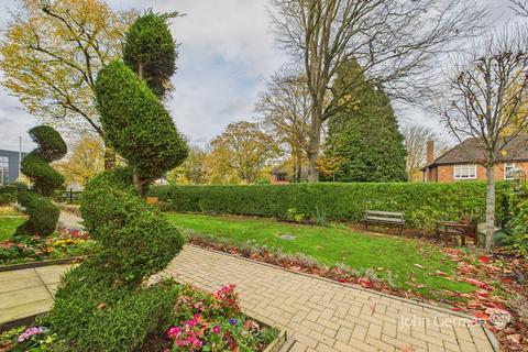 2 bedroom ground floor flat for sale, Humphrey Court, The Oval, Stafford