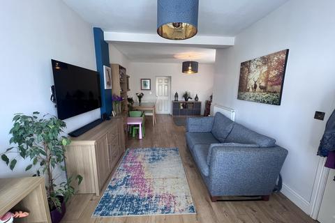 3 bedroom semi-detached house to rent, Danybryn Road, Gorseinon