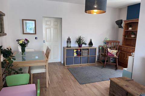3 bedroom semi-detached house to rent, Danybryn Road, Gorseinon
