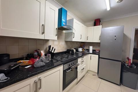 6 bedroom semi-detached house to rent, Avenue Road, Southampton