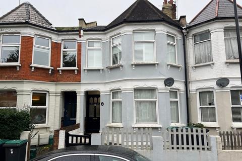 2 bedroom ground floor flat to rent, Marlborough Road, Bowes Park N22