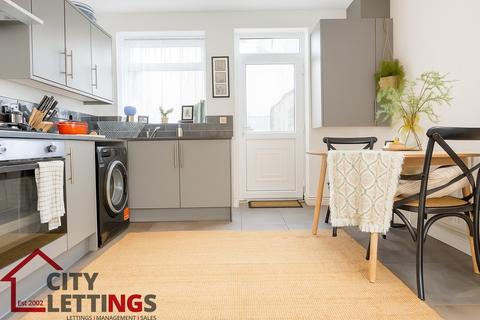 3 bedroom terraced house to rent, Easthorpe Street, Ruddington