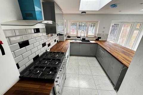 undefined, Mount Road, Wolverhampton WV4