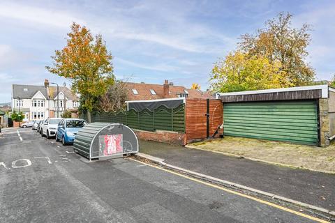 undefined, Belle Vue Road, Walthamstow, London, E17