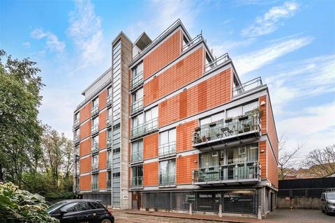 Monza Street, London E1W