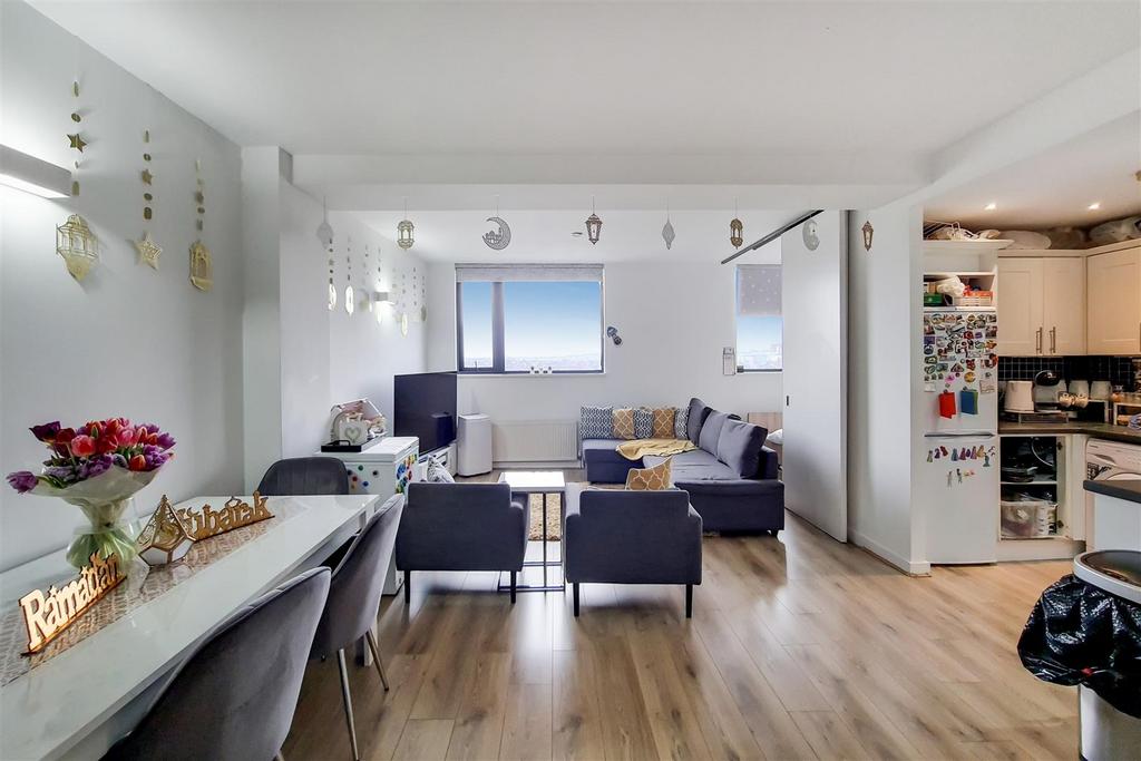 Open Plan Lounge/Kitchen: