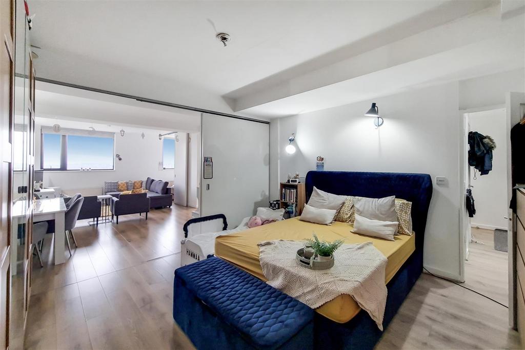 Main Bedroom: