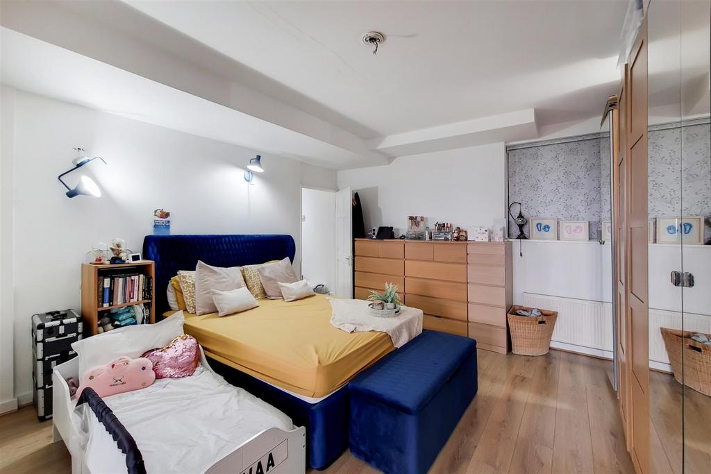 Main Bedroom: