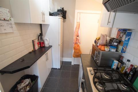 2 bedroom terraced house to rent, Thornville Street, Hyde Park, Leeds, LS6 1RP