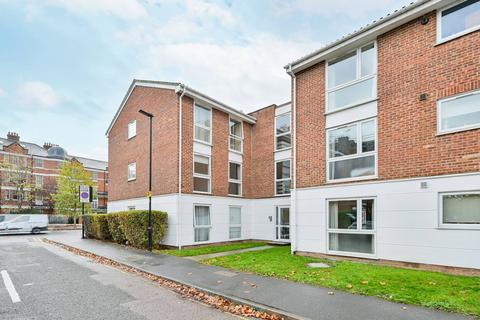 2 bedroom flat for sale, Ravensmede Way, Chiswick, London, W4