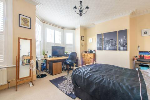 undefined, Long Lane, North Finchley, London, N3