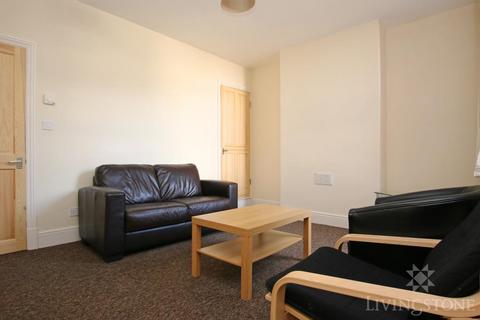 3 bedroom terraced house to rent, Leicester LE2