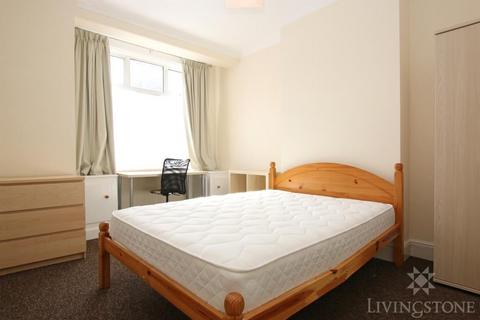 3 bedroom terraced house to rent, Leicester LE2