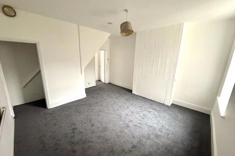4 bedroom terraced house to rent, Ripon Road, London