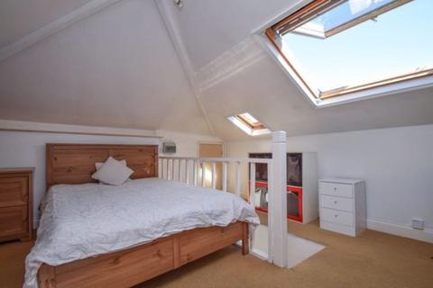 1 bedroom apartment to rent, Warwick Gardens, West Kensington, London