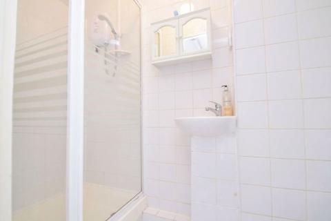 1 bedroom apartment to rent, Warwick Gardens, West Kensington, London