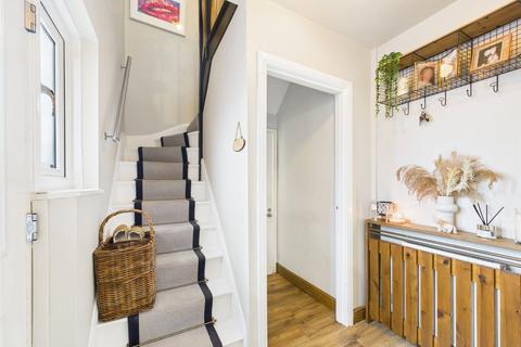 37 Bowly Road, Gloucester, GL1 5NW