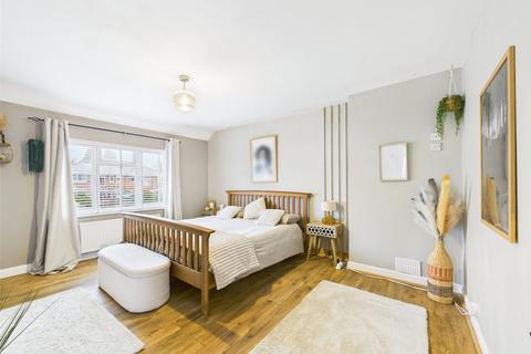 37 Bowly Road, Gloucester, GL1 5NW