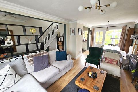 3 bedroom semi-detached house to rent, Broomhill Lane, Birmingham B43