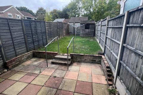 undefined, Horseshoe Close, Hampshire PO14