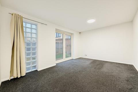 4 bedroom terraced house to rent, Lamplighter Close, London E1