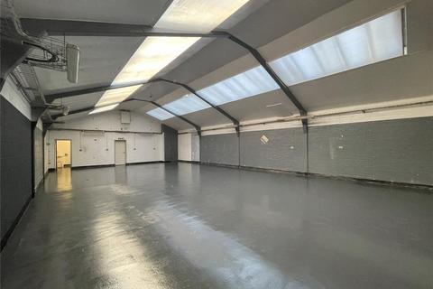Industrial unit to rent, 25 Bowlers Croft Basildon SS14 3DX