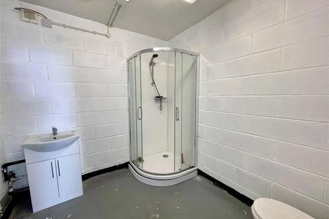 Industrial unit to rent, 25 Bowlers Croft Basildon SS14 3DX