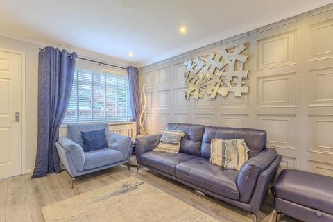 undefined, Dunellan Gardens, Glasgow, Moodiesburn, G69 0GE